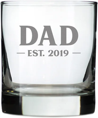 Vista 9 de Dad Est 20XX personalizado – Nuevo padre whisky rocas regalo de cristal para padres primerizos – Gafas personalizadas atrevidas de 10.25 onzas