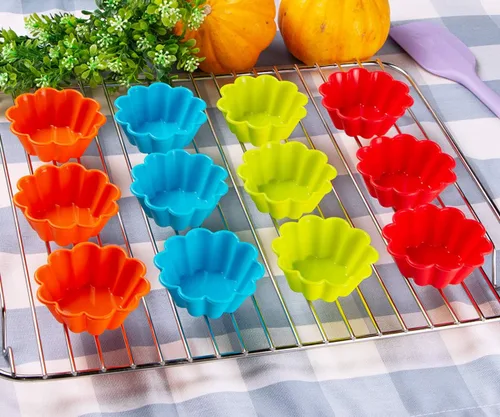 Vista 7 de Webake Moldes de silicona para hornear cupcakes, moldes para magdalenas de 3 pulgadas, paquete de 12