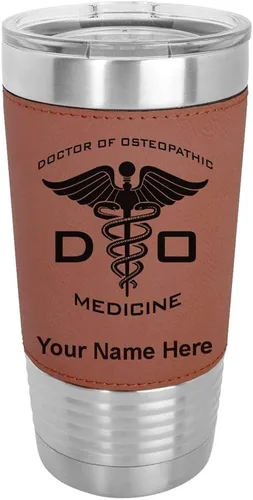 Vista 11 de LaserGram Vaso aislado al vacío de 20 onzas, DO Doctor of Osteopathic Medicine, grabado personalizado incluido (piel sintética, estilo béisbol)
