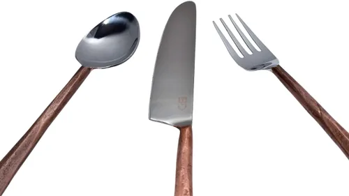 Vista 4 de Bold & Divine Ridge Copper - Juego de cubiertos de acero inoxidable de 5 piezas, incluye cuchillo, tenedor/cuchara, cubiertos de acero inoxidable