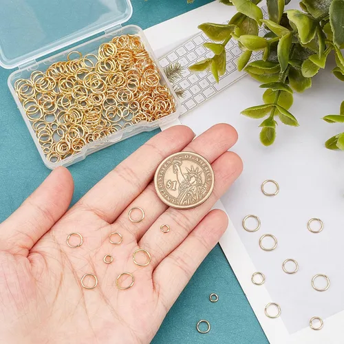 Vista 3 de AHANDMAKER 320 anillos de salto abiertos, 4 tamaños reales chapados en oro de 24 quilates, anillos de salto de acero inoxidable a granel