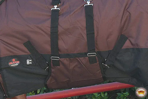 Vista 6 de HILASON 1200D Manta de invierno impermeable para caballo con cubierta para el cuello y envoltura para el vientre Mantas de participación