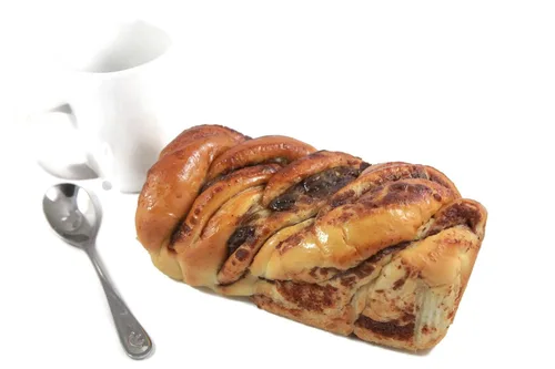 Vista 4 de Gwenie's Pastries Pan de remolino de frijoles rojos (frijoles rojos, 1 pan) Consumir en 5 días o refrigerar