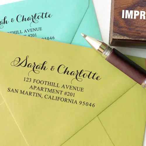 Vista 2 de Printtoo Sello de goma montado en madera sobre de dirección de devolución de caligrafía personalizado