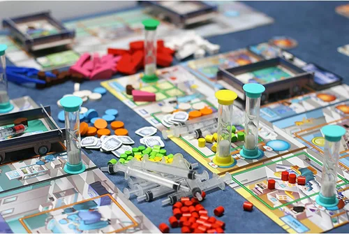 Vista 4 de Artipiagames Rush M.D. - Juego de mesa cooperativo Artipia Games - Colocación de trabajadores, estrategia, dexeridad, edades 14+, 1-4 jugadores