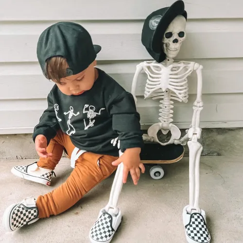 Vista 3 de FYBITBO Conjunto de ropa de Halloween para niños pequeños, con capucha, capa y pantalones para otoño y Halloween