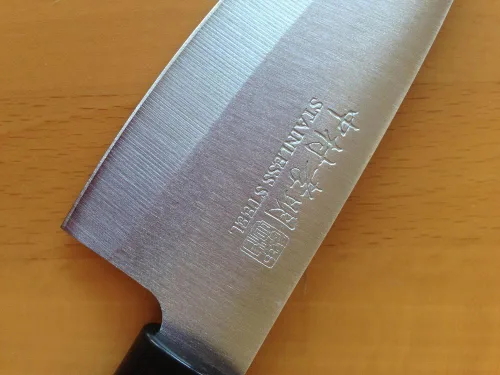 Vista 4 de Juego de 5 cuchillos de cocina japoneses (caja de madera) Mr. Takaaki Nakamura