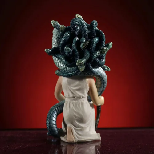 Vista 4 de Veronese Design Figura de resina Medusa de 5 3/4