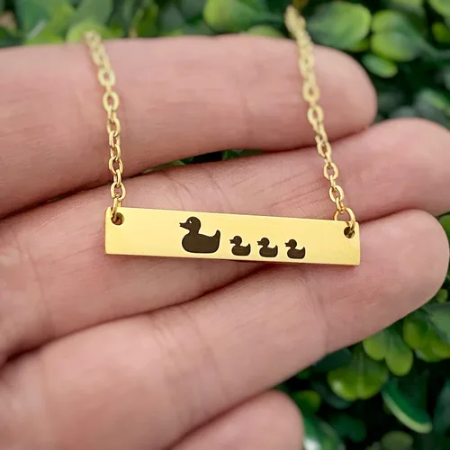 Vista 7 de Mama Duck with Ducklings Jewelry for Women, Mother's Horizontal Bar Necklace, Silver, Rose Gold or Yellow Gold in 16, 18, or 20 inch