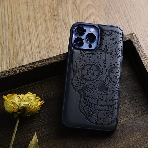 Vista 4 de Carveit Funda magnética de madera para iPhone 13 Pro Max [madera natural y TPU suave negro] Funda protectora de madera única y elegante a prueba