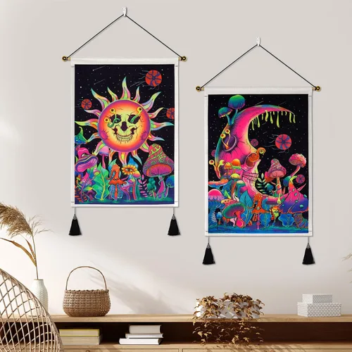 Vista 2 de Leofanger Paquete de 2 tapices de luz negra, sol y luna, reactivo a los rayos UV, de calavera de neón, tapiz floral de plantas coloridas, tapiz