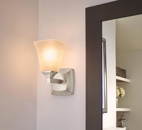 Vista 2 de Moen YB5161BN Voss - Accesorio de tocador de baño de doble montaje con 1 luz con vidrio esmerilado, níquel cepillado