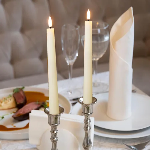 Vista 6 de Velas de mecha sin llama color marfil con control remoto, velas de cera LED parpadeantes operadas a batería, juego de 6 unidades Candelabros LED
