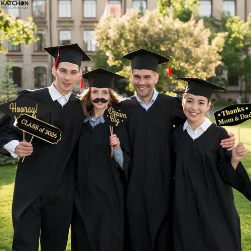 Vista 6 de KatchOn, Accesorios para cabina de fotos de graduación – Paquete de 40 Accesorios de fotos de graduación negro y dorado, decoraciones