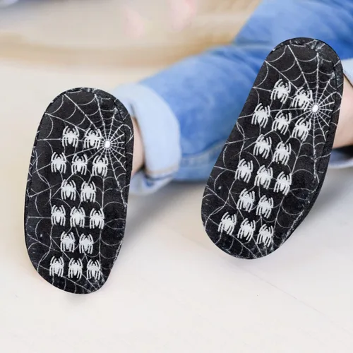 Vista 4 de Marvel Calcetines y pantuflas para niños con Spiderman, Capitán América, Iron Man y Vengadores, paquete de 2 y 3 unidades, pantuflas para niños