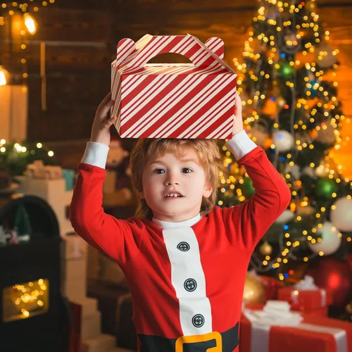 Vista 2 de Cholemy 50 piezas de cajas de regalo de Navidad con asa, cajas de diseño rojo y blanco, cajas de galletas y dulces de Navidad, cajas de papel