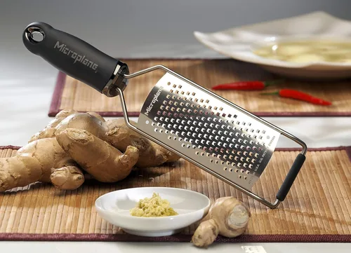 Vista 6 de Microplane Gourmet Series - Rallador de queso grueso, 1 unidad (paquete de 1), color plateado