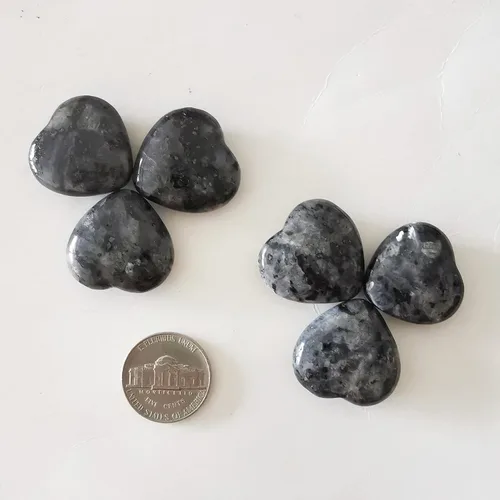 Vista 3 de 3 piezas de labradorita negra natural de bolsillo para el pulgar de la palma de la palma de cristal curativo del corazón, piedras de preocupación