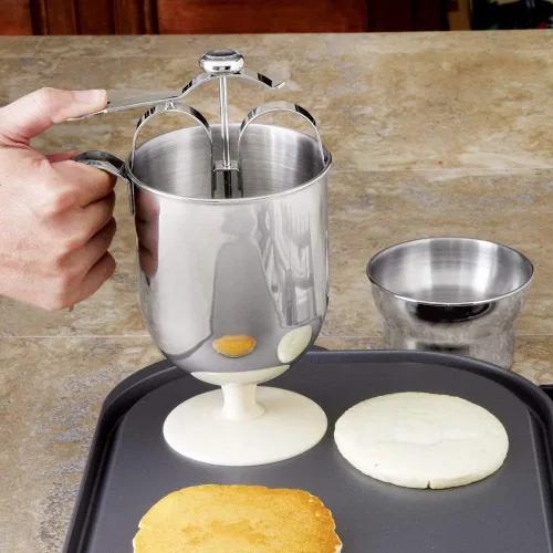 Vista 2 de Norpro Dispensador de jarra de gofres para panqueques de 4 tazas de acero inoxidable 18/10
