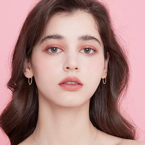 Vista 7 de Aretes de aro pequeños con relleno de oro de 18 quilates para mujeres y hombres, aretes de aro de tubo sin fin, ligeros y pequeños hechos a mano