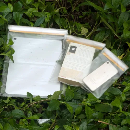 Vista 5 de YUMQUA Juego de 5 bolsas transparentes impermeables para documentos, mapas, cámara, teléfono celular, llave de automóvil, se adapta a kayak, barco