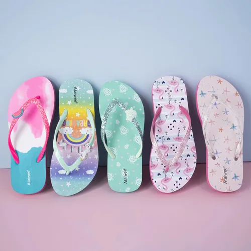 Vista 6 de Ataiwee Chanclas para niña, sandalias con estampado de frutas.