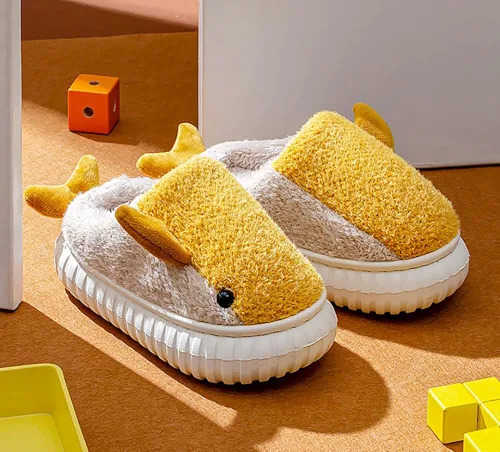 Vista 2 de Cozomiz Pantuflas para niños y niñas, lindas pantuflas de delfín para invierno, con forro de piel sintética, cálidas, antideslizantes