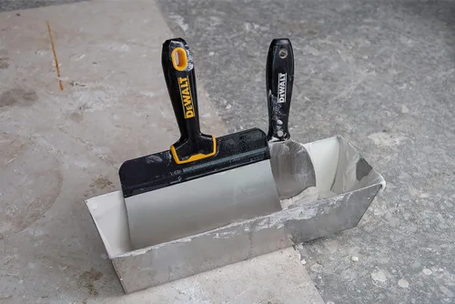 Vista 2 de DEWALT Cuchillo de espátula de 8" Big Back Acero inoxidable con mango de agarre suave DXTT-2-190