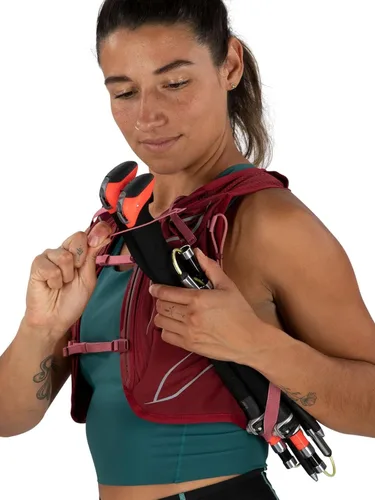Vista 9 de Osprey Dyna 1.5L Chaleco de hidratación para correr para mujeres con depósito Hydraulics