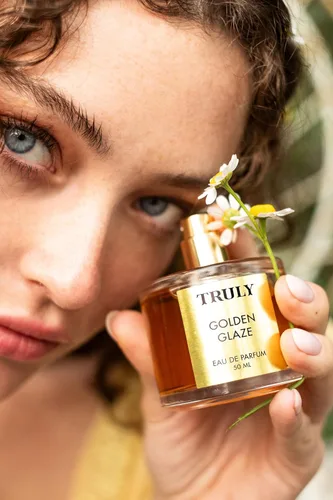 Vista 4 de Truly Eau de Parfum Fragancia de larga duración