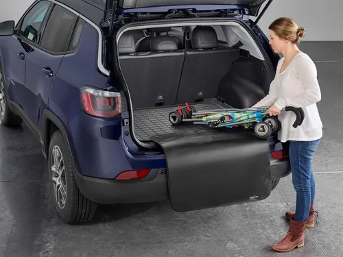 Vista 4 de WeatherTech Forro de maletero de carga con protector de parachoques para Mazda MAZDA2 - detrás de la segunda fila con protector de parachoques