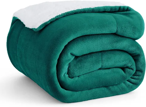 Vista 9 de Bedsure GentleSoft - Manta de forro polar Sherpa para sofá, manta de Navidad gruesa y cálida para invierno, manta de felpa suave y esponjosa como