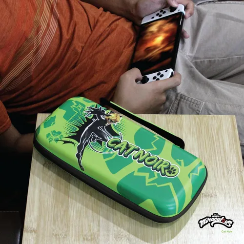 Vista 7 de Hyperkin Limited Edition Official Miraculous EVA Hard Shell Protective Travel Carrying Case Officially Licensed - For Nintendo Switch OLED
