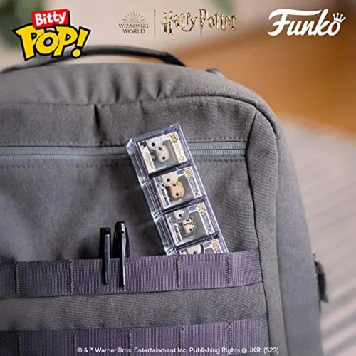 Vista 10 de Funko Bitty POP! HP - Harry en Robe con Bufanda, Pack de 4 - Harry Potter, Draco Malfoy, Dobby y una Mini Figura Misterio Sorpresa - 2.2 Cm