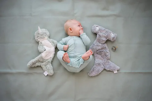 Vista 42 de KYTE BABY Mameluco suave unisex con cierre a presión, 97% rayón hecho de bambú, 3% elastano