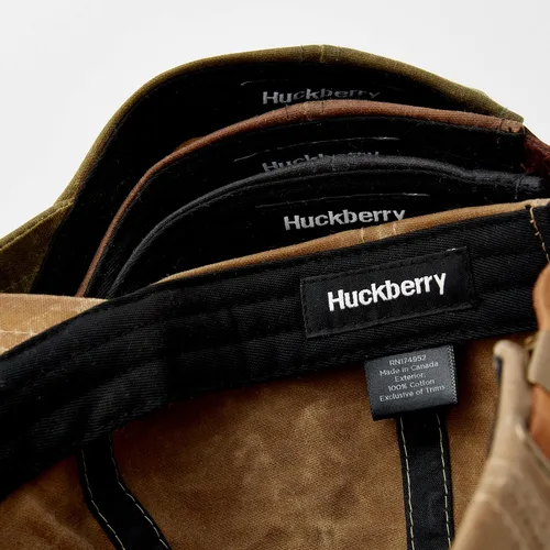 Vista 4 de Huckberry Sombrero de lona encerada de 6 paneles para hombre, altamente resistente al agua para protección