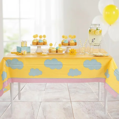 Vista 4 de Fun Express Mantel de plástico con texto en inglés "You are My Sunshine", suministros para fiestas, 1 pieza