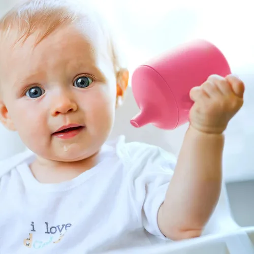 Vista 6 de Vasos de silicona antiderrames de 8 onzas para niños pequeños y bebés, aptos para lavavajillas y microondas, paquete de 2 (rosa/gris)