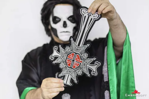 Vista 6 de Ghost BC Papa Emeritus Grucifix Cross Heavy Metal Doom Hard Rock Band Parche bordado para planchar (9.5 x 13.5 pulgadas, plateadorojo)