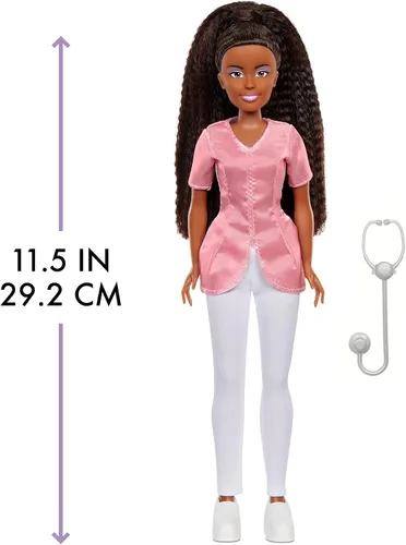 Vista 3 de MGA Dream Ella I AM A Doctor Yasmin - Muñeca de moda, incluye uniforme médico, accesorio de estetoscopio, cabello castaño oscuro, regalo