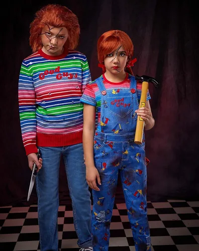 Vista 4 de Spirit Halloween Chucky - Kit de disfraz de chicos buenos para niños, con licencia oficial, terror, kit de disfraces de Chucky