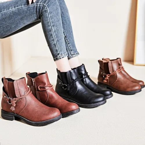 Vista 6 de Ataiwee Botines para mujer, botas clásicas de plataforma con cremallera lateral cómoda.