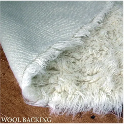 Vista 6 de Elegantes alfombras griegas flokati. Pelo suave y esponjoso de 3 pulgadas. 100% lana natural. Alfombra moderna de color blanco roto lanudo