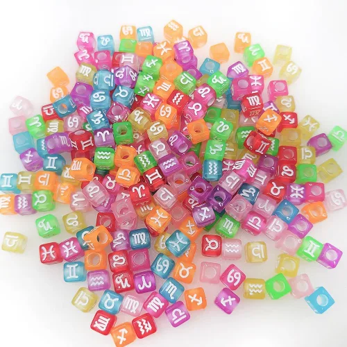 Vista 6 de Más de 200 cuentas sueltas con forma de cubo dorado colorido de 0.276 x 0.276 in, cuentas de constelación con formas mixtas de plástico, cuentas