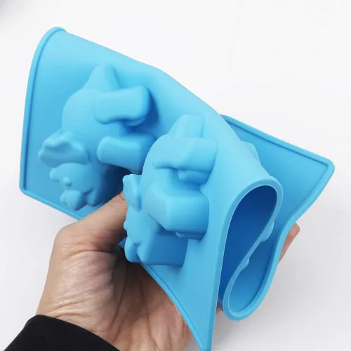Vista 5 de homEdge Moldes de silicona para caramelos de dinosaurio, juego de 3 paquetes de moldes antiadherentes para chocolate, jabón hecho a mano, color azul