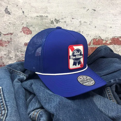 Vista 4 de HOOEY Gorra de camionero ajustable con cierre de malla y espalda de malla con licencia oficial de Pabst Blue Ribbon