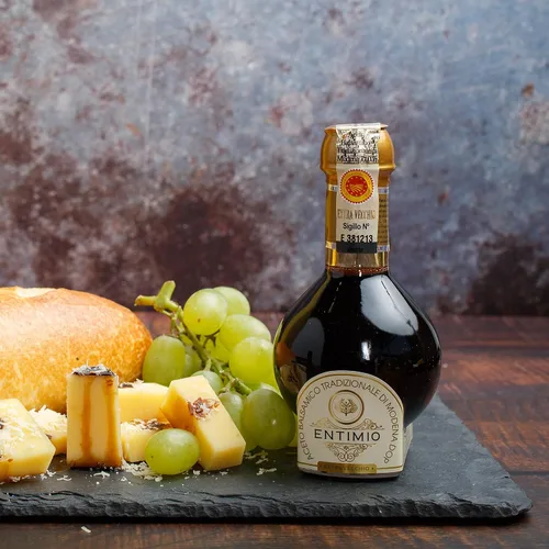 Vista 3 de Entimio Extra Vecchio - DOP Envejecido 25+ años Vinagre balsámico tradicional de Módena de Módena, Italia – Auténtico de pequeños productores