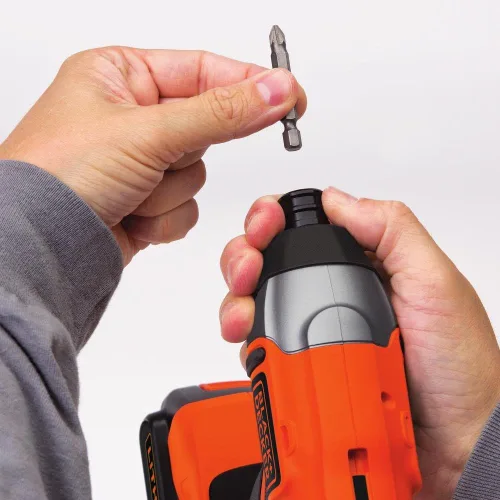 Vista 3 de BLACK+DECKER Kit de destornillador de impacto máximo de 20 V con batería de litio adicional de 1.5 Ah (BDCI20C y LBXR20)
