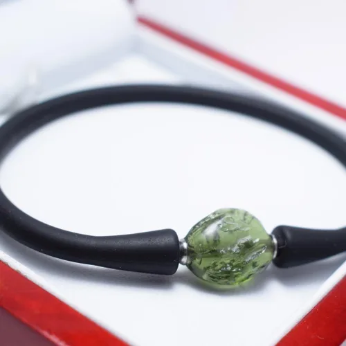 Vista 3 de Pulsera Piedra Moldavita por Stones Desire
