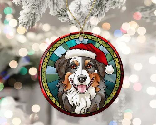 Vista 2 de Adorno de cerámica con vitrales de Navidad de pastor australiano, adorno colgante para árbol de Navidad, adorno de vitral de perro, adorno religioso